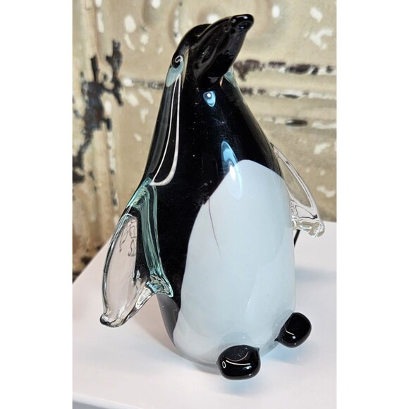 NIB Objets D'Art Solid Hand Blown Colored Glass Penguin Figurine 5" - Picture 2 of 10